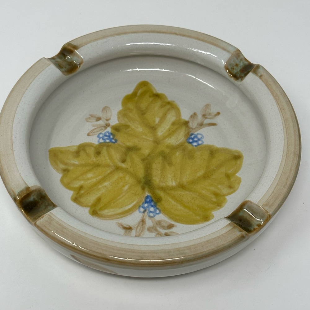 Rare Vintage John B Taylor Harvest Grape Cigar Cigarette AshTray 8” Round A2
